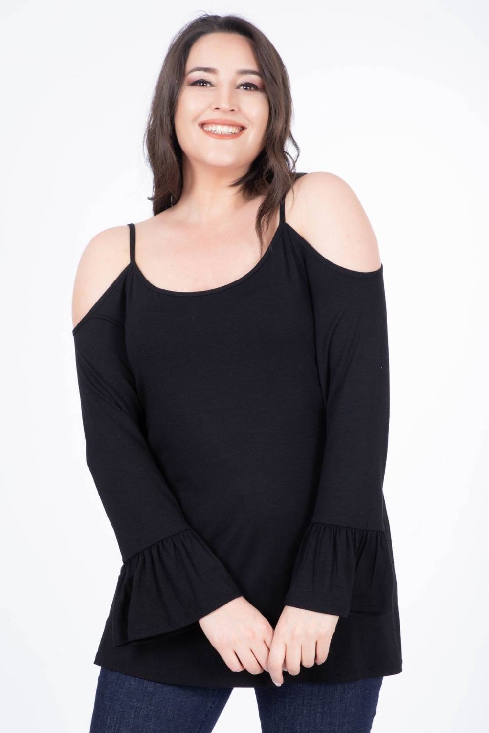 Топ с деталями на плечах, стандартный крой, длинные рукава, тонкая вязка, 96% вискоза, 4% эластан, подходит для больших размеров, черный цвет