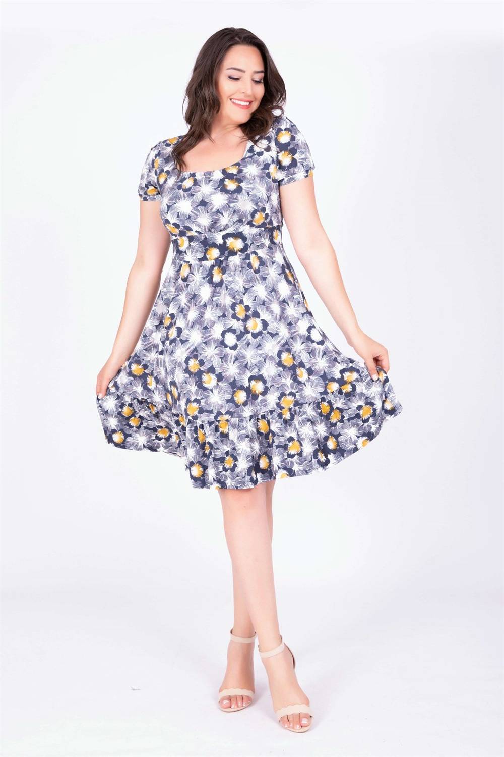 Сукня з квадратним вирізом для великих розмірів, чорна, стандартна форма, середня товщина, 96% віскоза, 4% еластан, короткий рукав