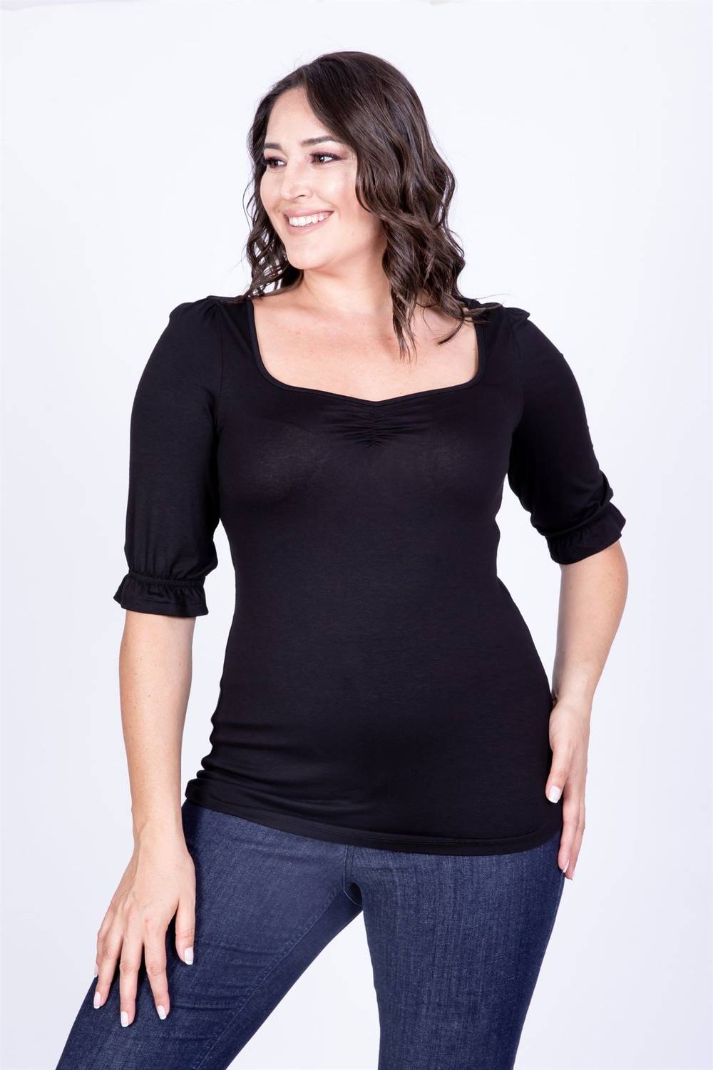 بلوزة بأكمام الأميرة بياقة متدلية