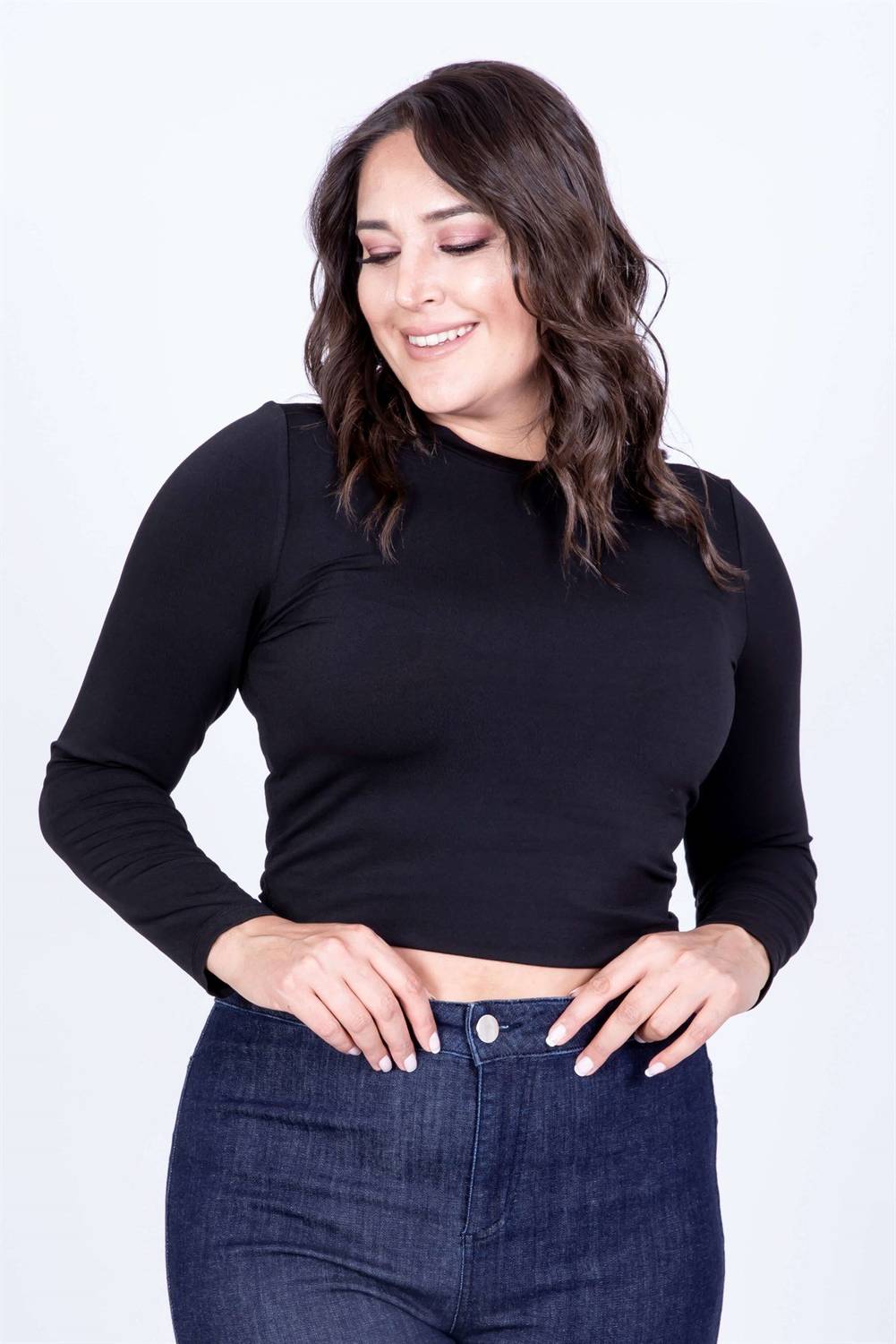 Кроп-топ великих розмірів, чорний, бавовна з еластаном, форм-fitting, довгий рукав, комфортний, стильний вибір для будь-якої нагоди