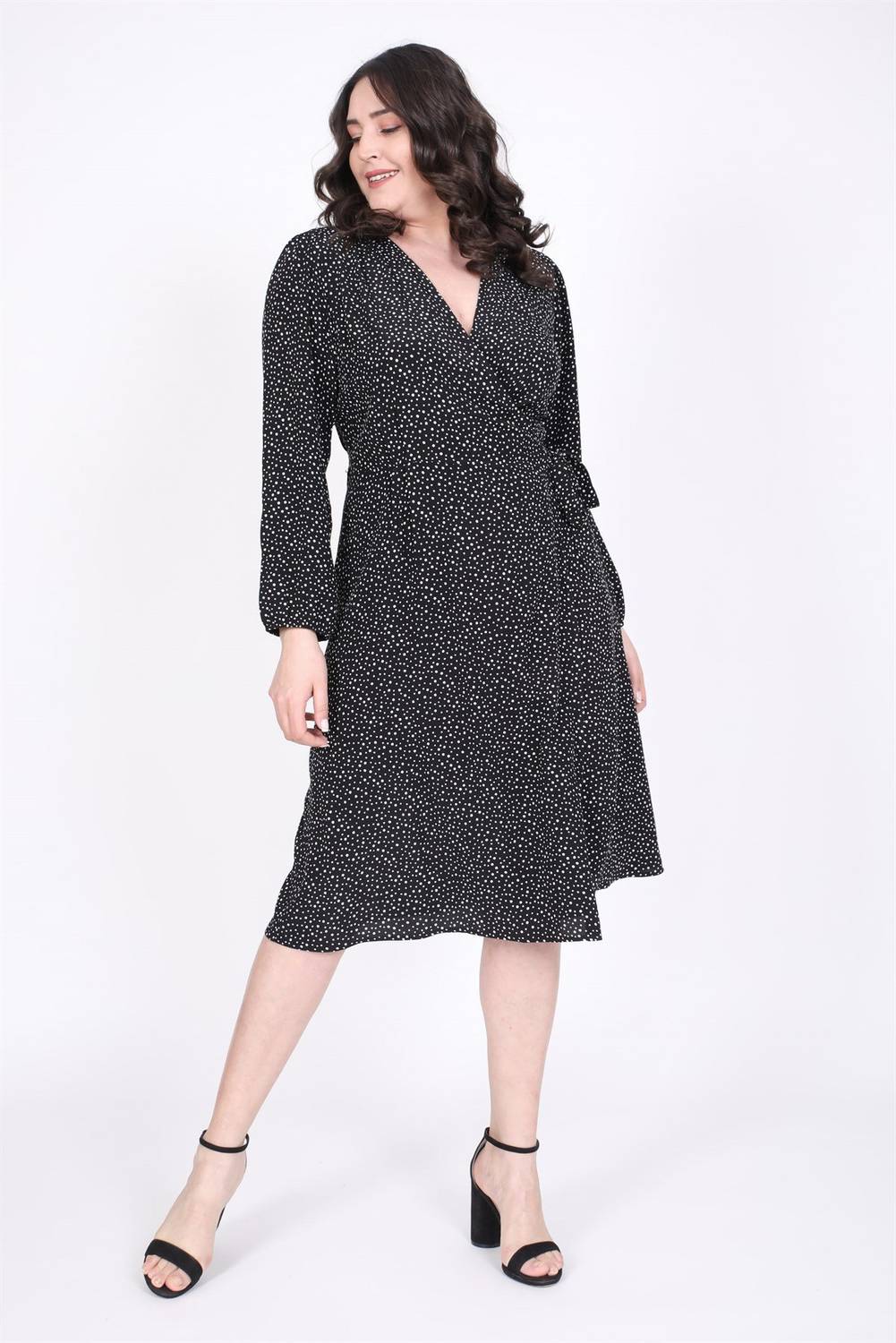 Сукня великого розміру з деталями у вигляді обгортки, V-подібним вирізом, довгими рукавами, в чорному кольорі та середньою товщиною