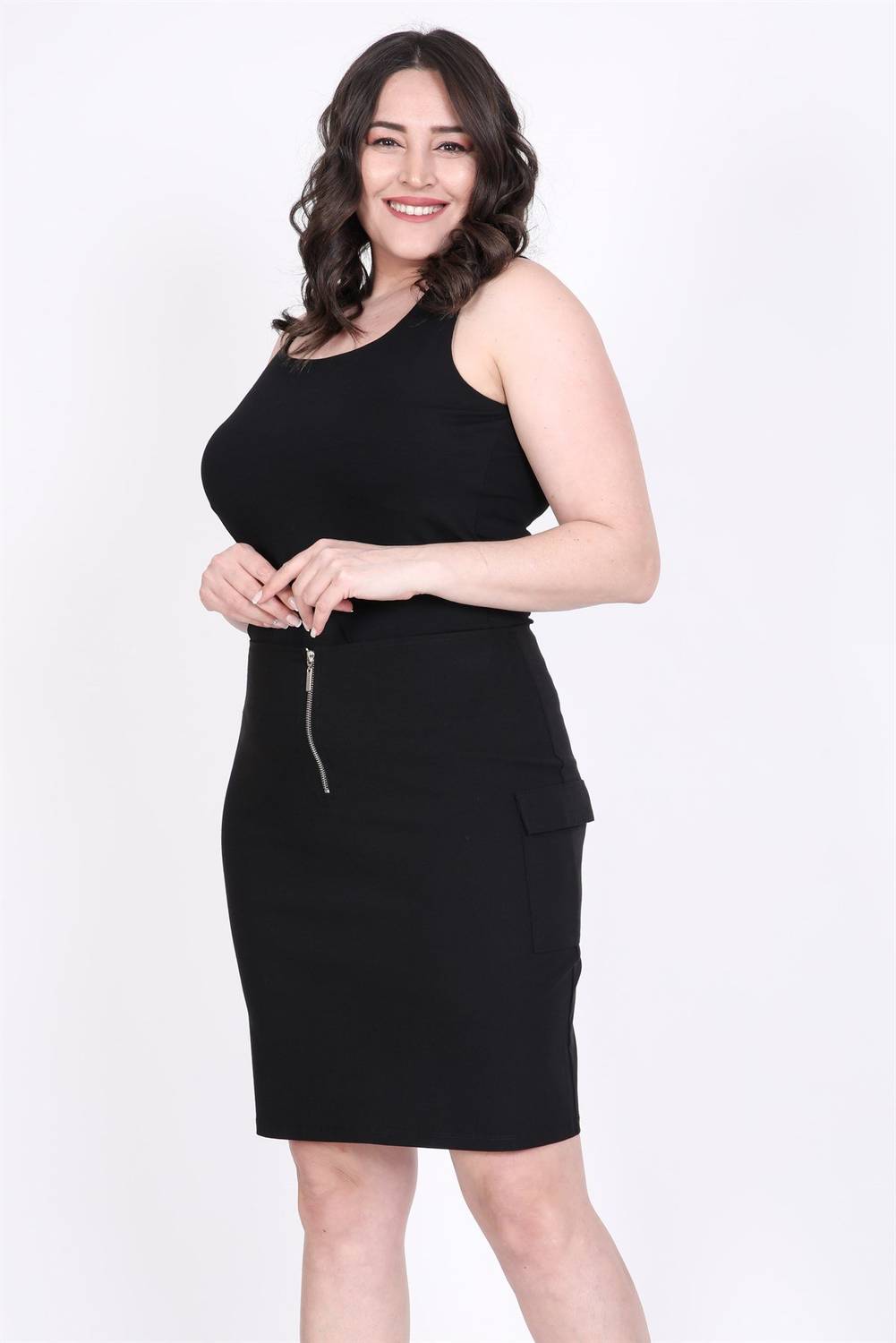 تنورة أمامية بسحاب