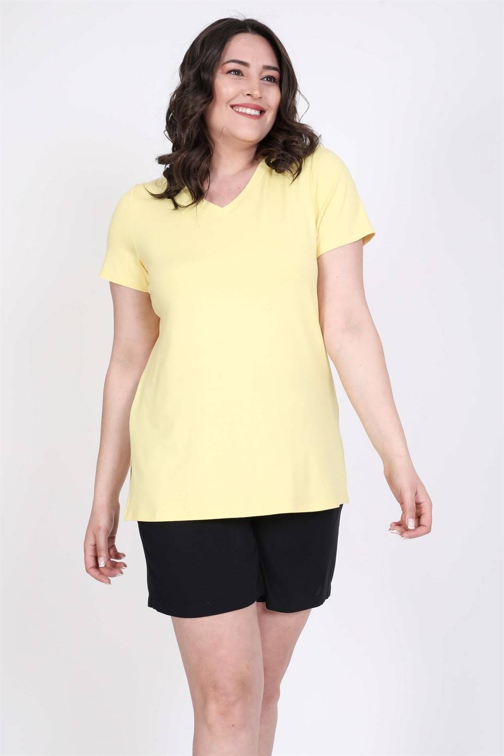 Футболка с v-образным вырезом большого размера, короткий рукав, свободный крой, желтый цвет, состав 96% вискоза и 4% эластан