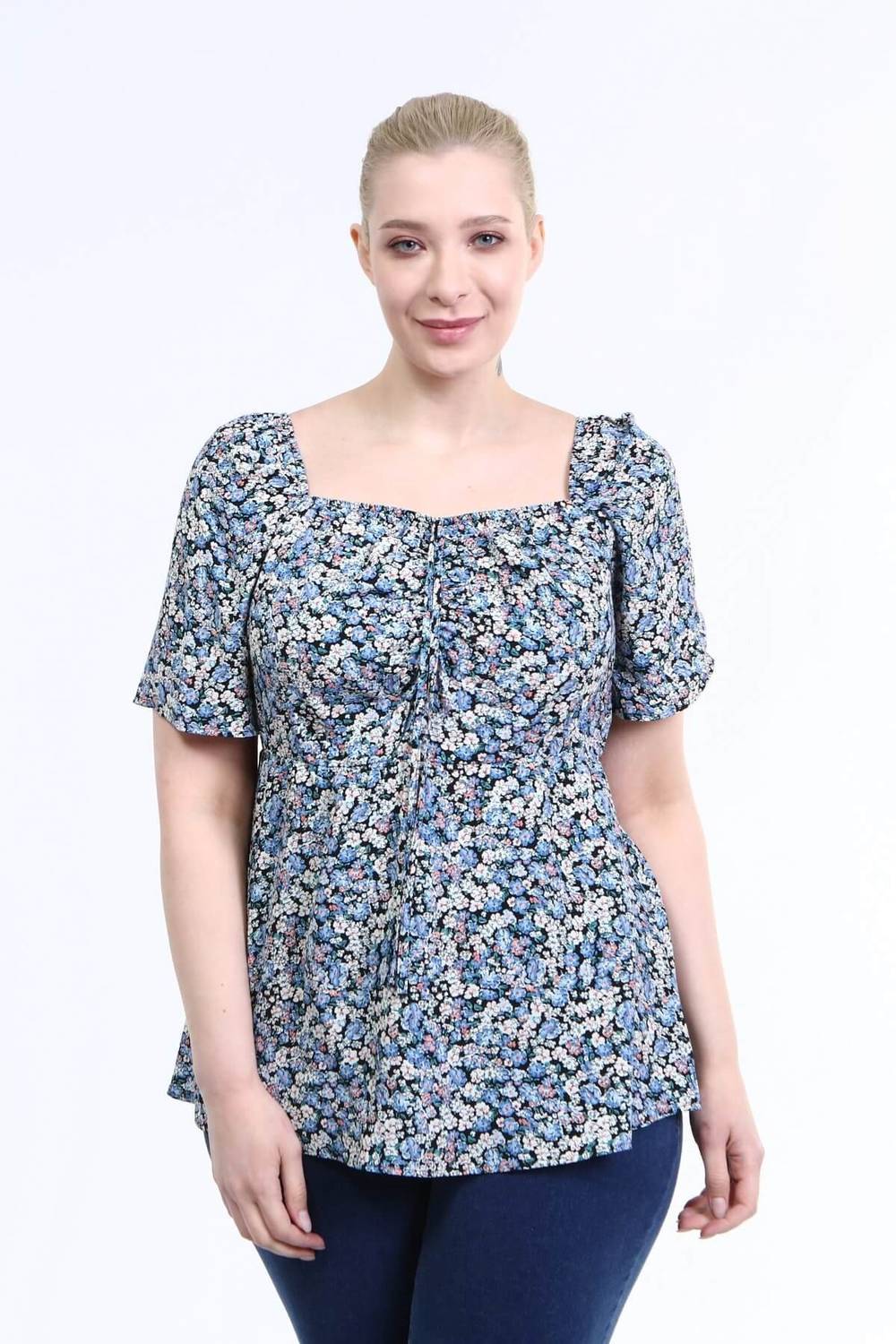 Блуза с коротким рукавом и цветочным узором, размер 44-52, с эластичной отделкой и мягкой тканью из 100% вискозы