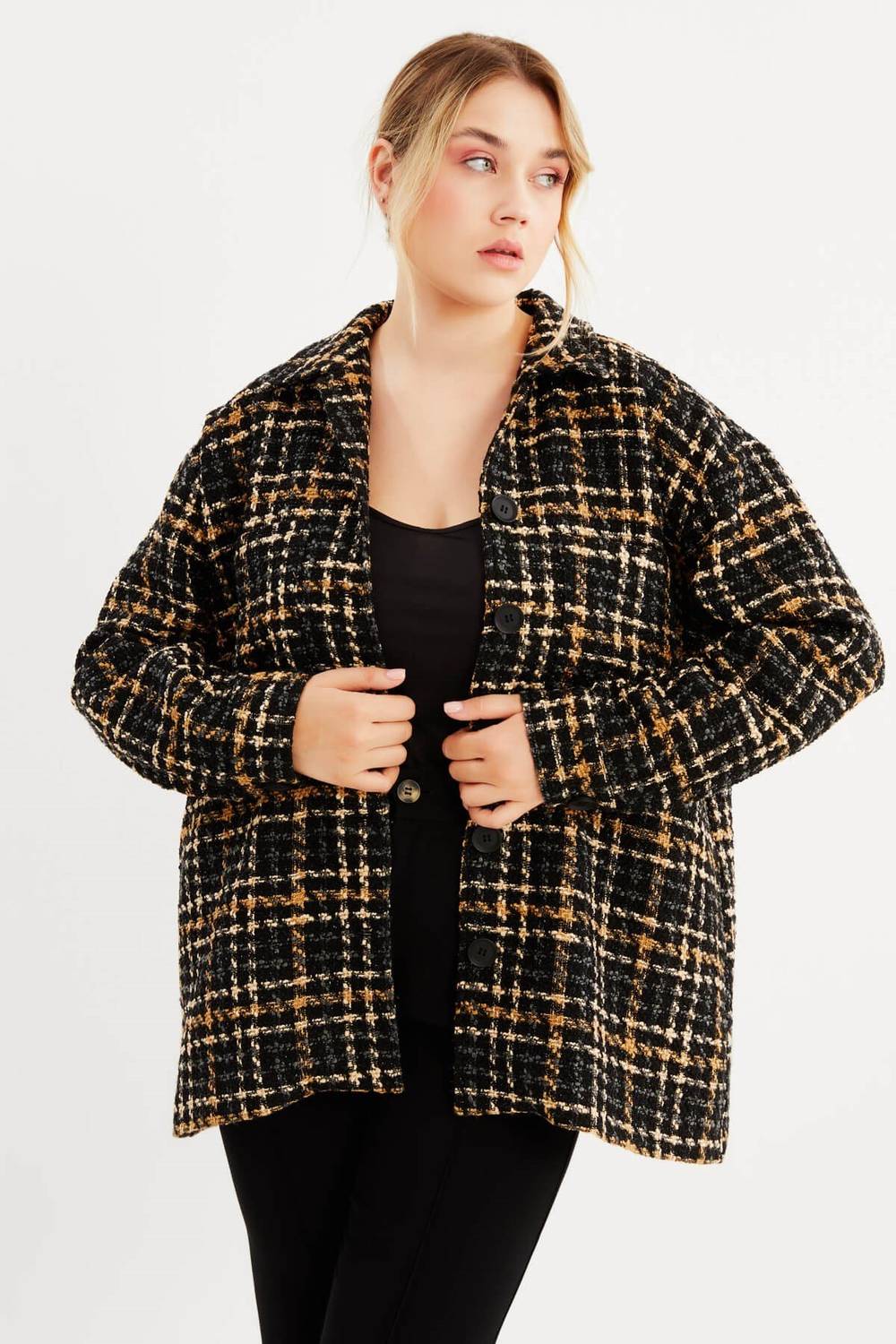 جاكيت تويد كاروهات