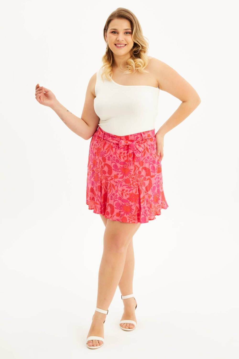 Elastic Waist Belted Short Skirt