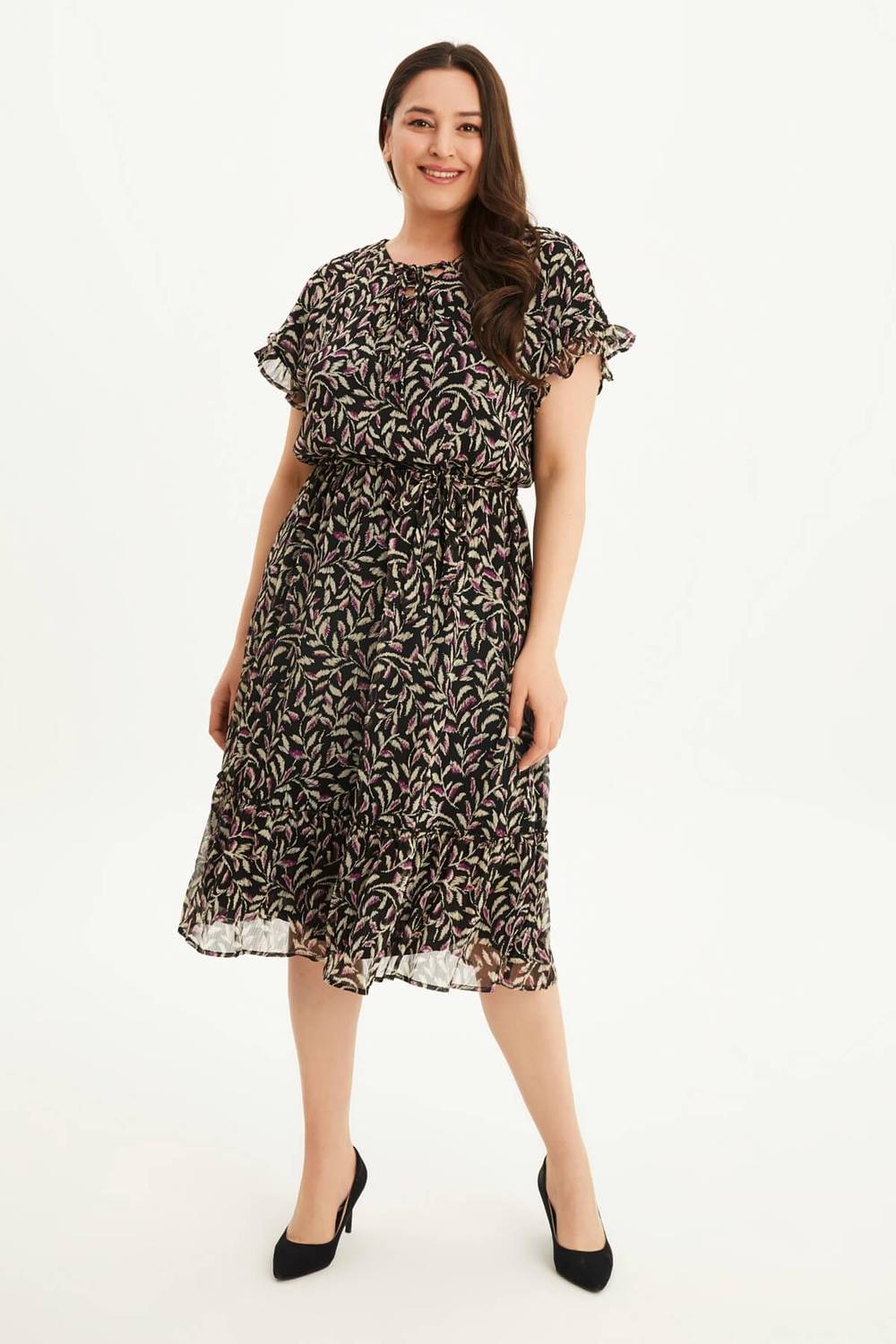 Сукня з рюшею та шнурівкою спереду для великих розмірів, чорна, поліестер, комфортний крій, короткі рукави, нормальний пояс, 120 см довжина