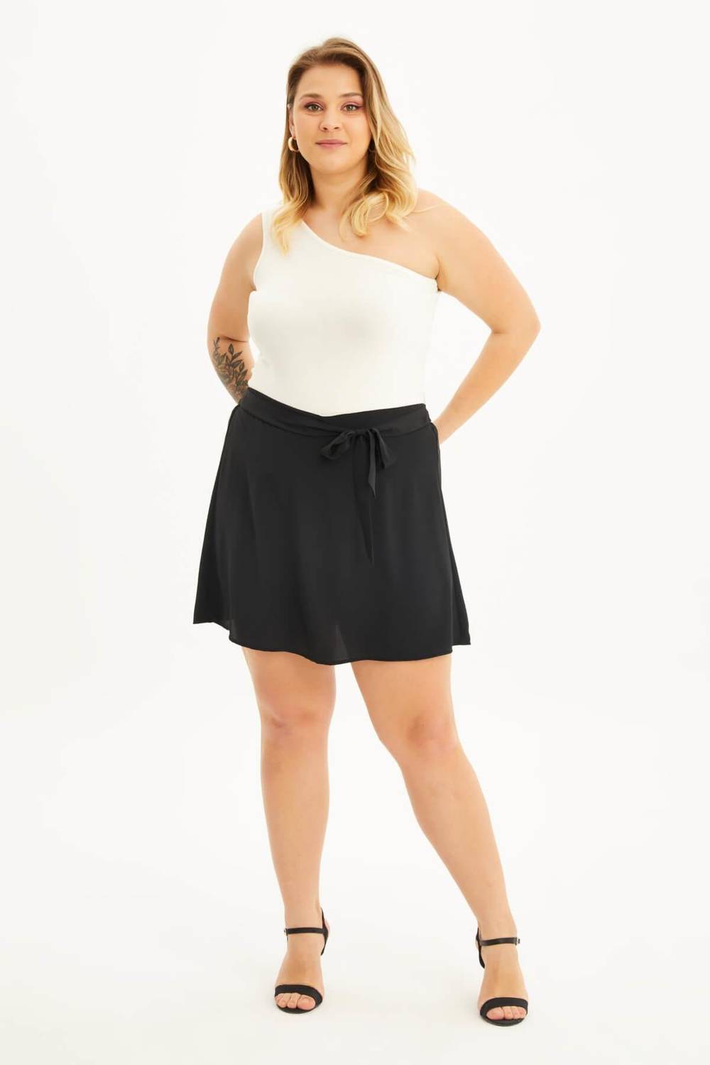 Шорти спідниця з поясом на резинці, великі розміри, чорні, комфортний крій, легка тканина, 100% віскоза