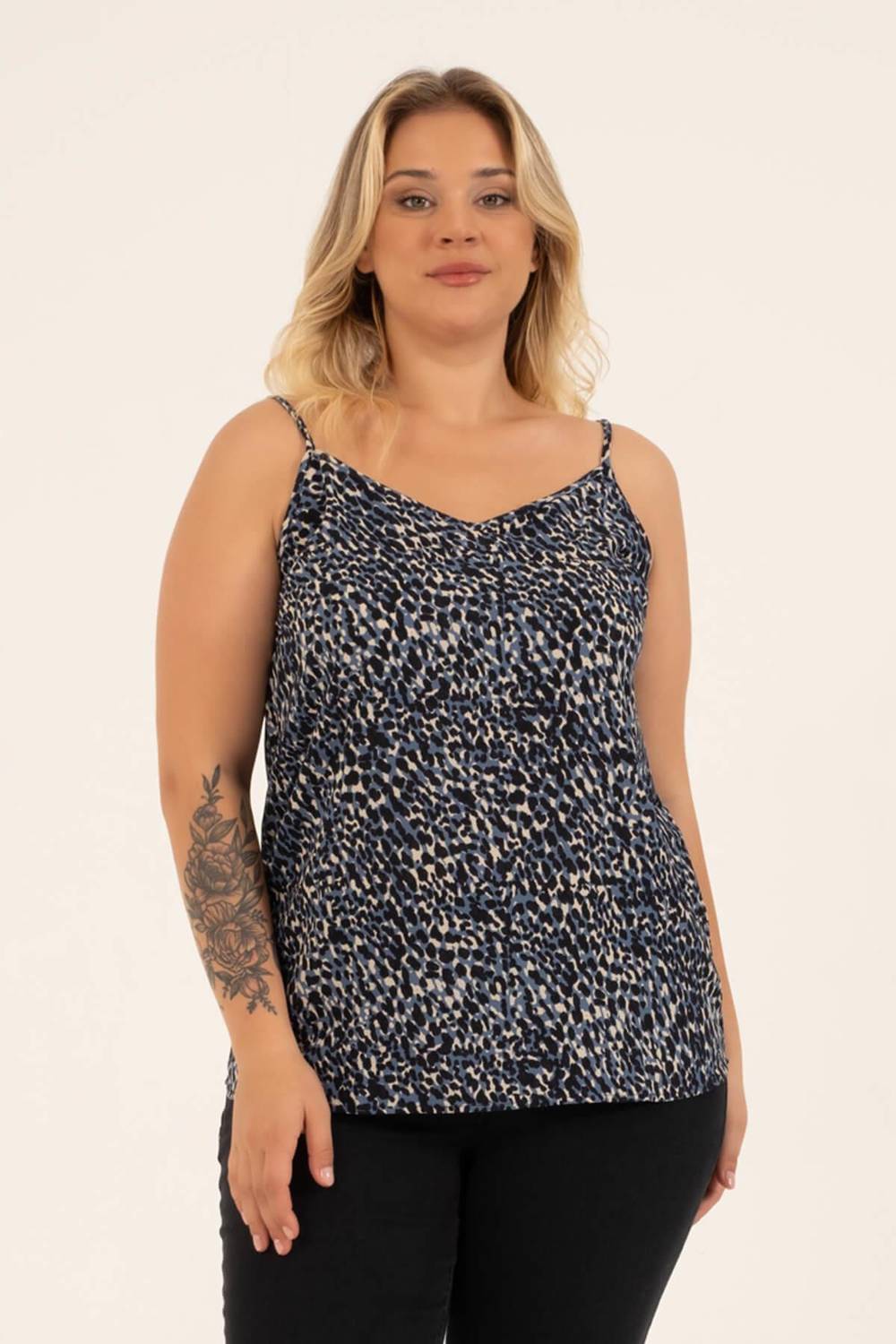 Топ с узкими бретелями и рисунком для полных размеров, V-образный вырез, легкий материал, 71 см, состав: 97% полиэстер, 3% эластан