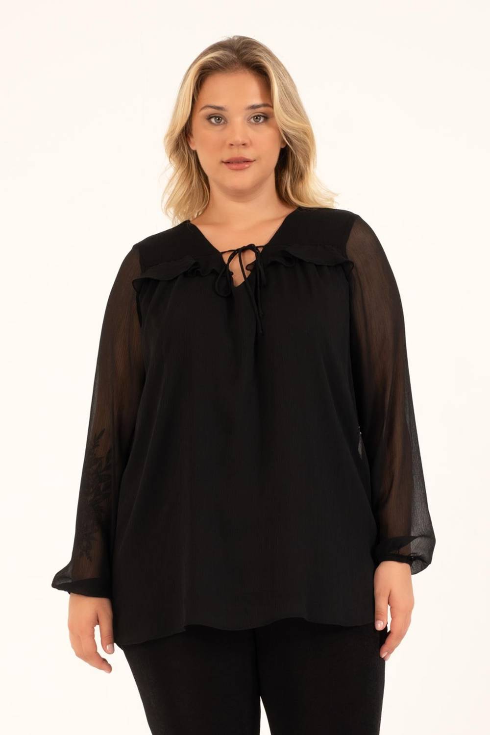 Блуза з рюшами на спереду, V-подібний виріз, великі розміри, довгі рукави, легка тканина, 100% поліестер, чорного кольору, модель 44-54