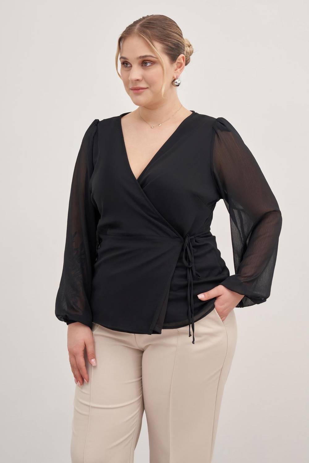 Astarlı Bağlama Detaylı Şifon Bluz