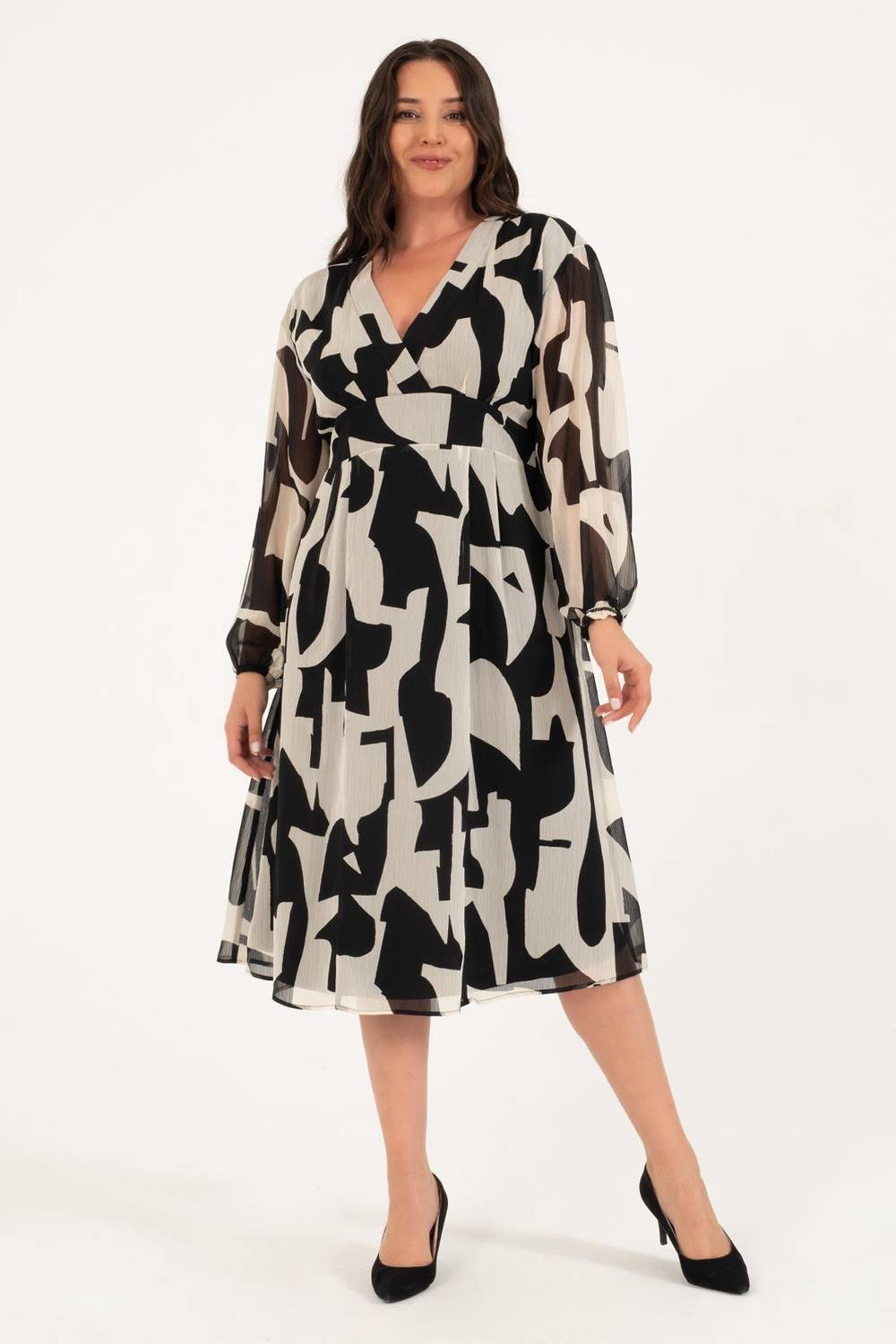 Плаття з підкладкою з шифону з деталями гіпюру для повненьких, V-подібним вирізом, довгими рукавами, розмір 44-54, чорне