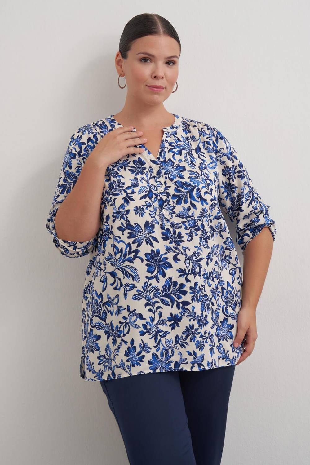 Блуза великих розмірів з квітковим принтом та 3/4 рукавами, в'язаною тканиною, розмір 44, 46, 48, 50, 40, 52, 42, 54, колір: блакитний