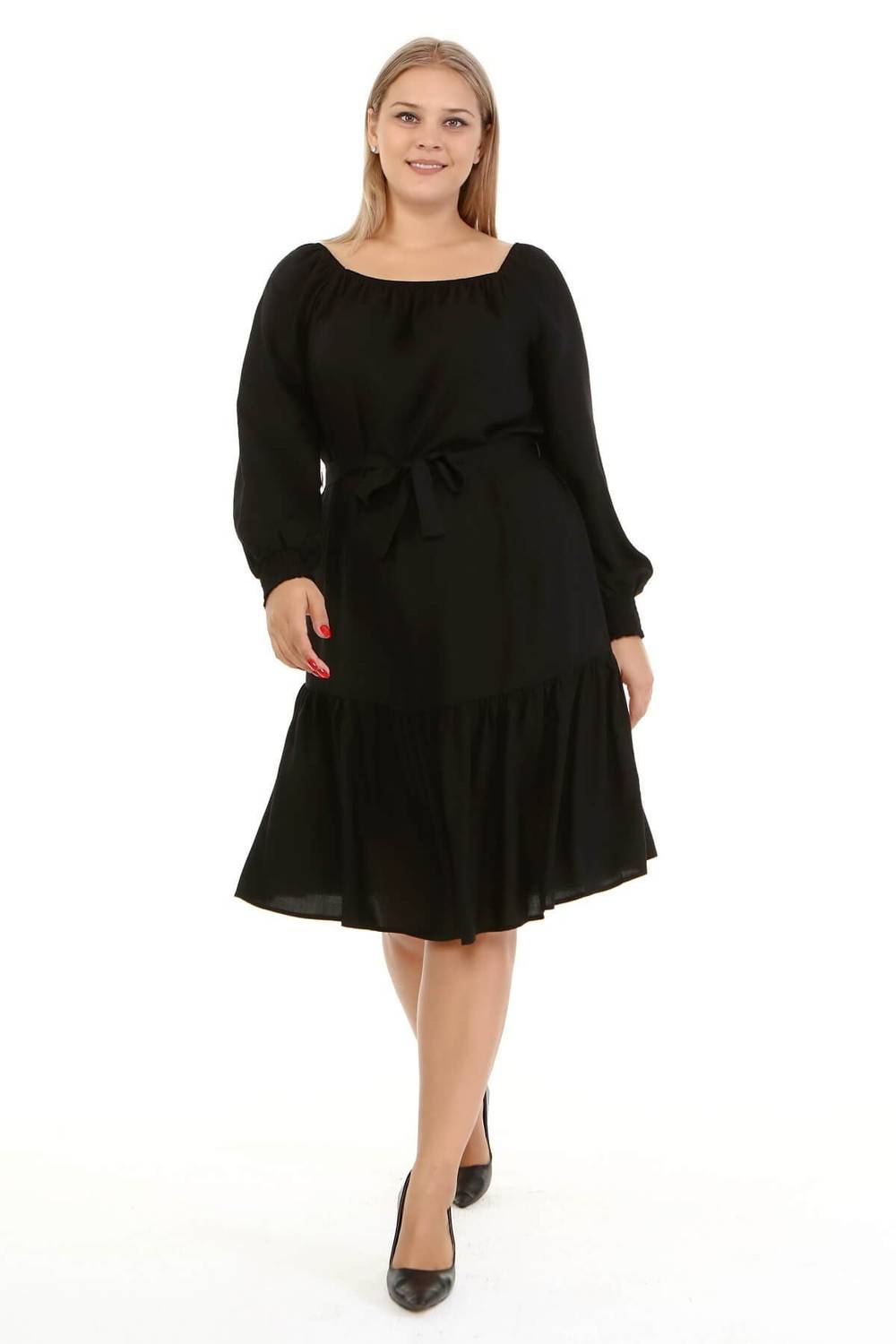 فستان مكشكش بياقة مربعة