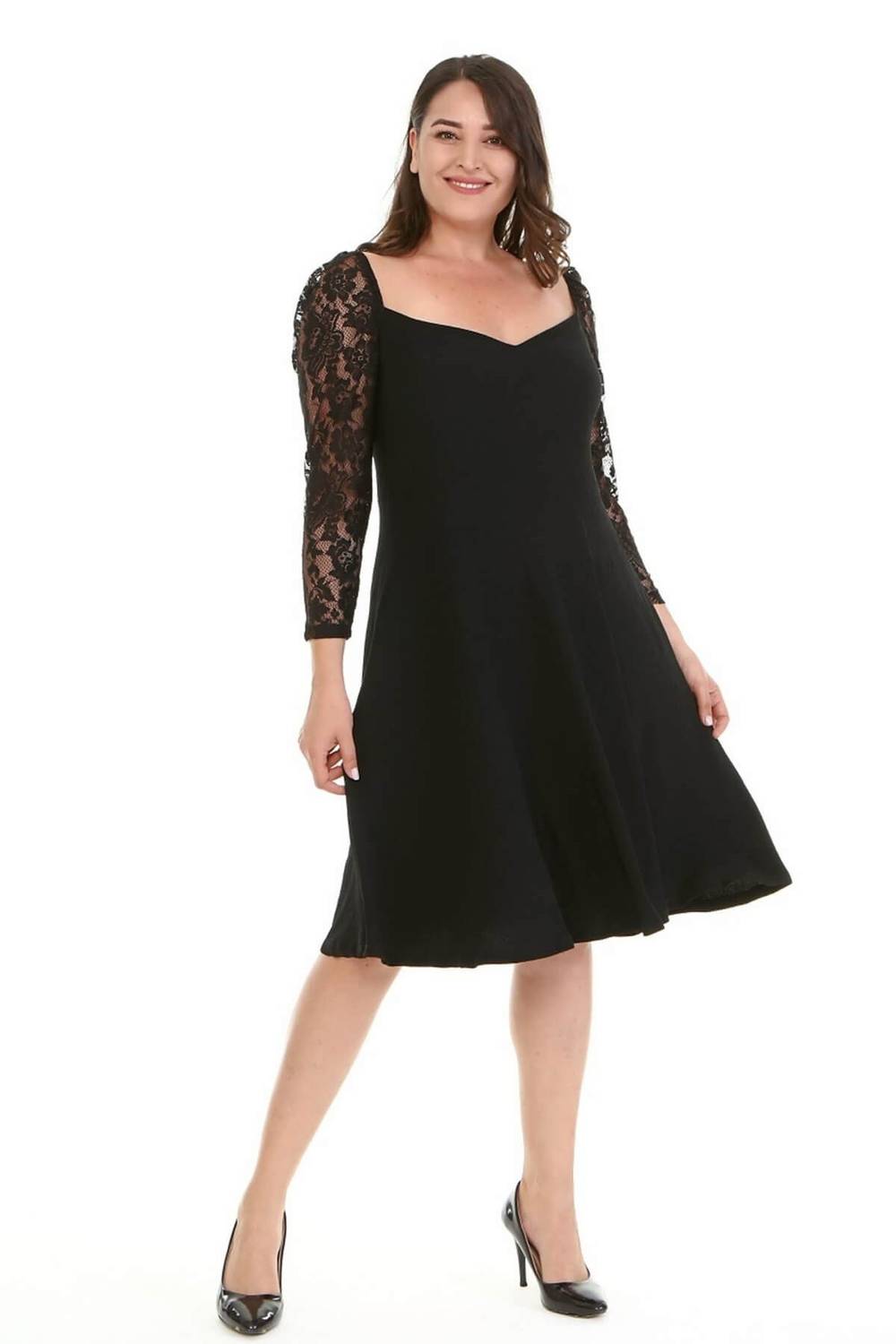 فستان دانتيل بياقة مربعة وأكمام