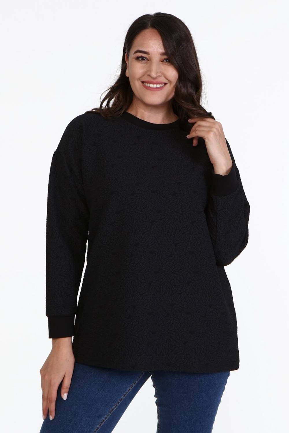 Жаккардовый свитшот с круглым вырезом большого размера черного цвета, плотная ткань, свободный крой, 93% полиэстер, 7% эластан, длина 75 см