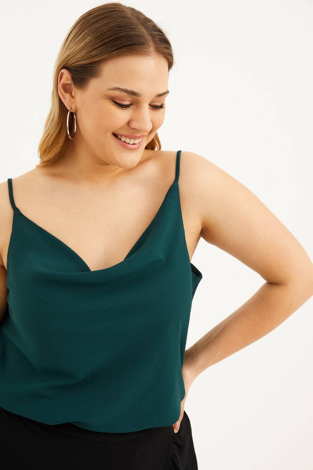 Degaje Yaka İp Askılı Bluz