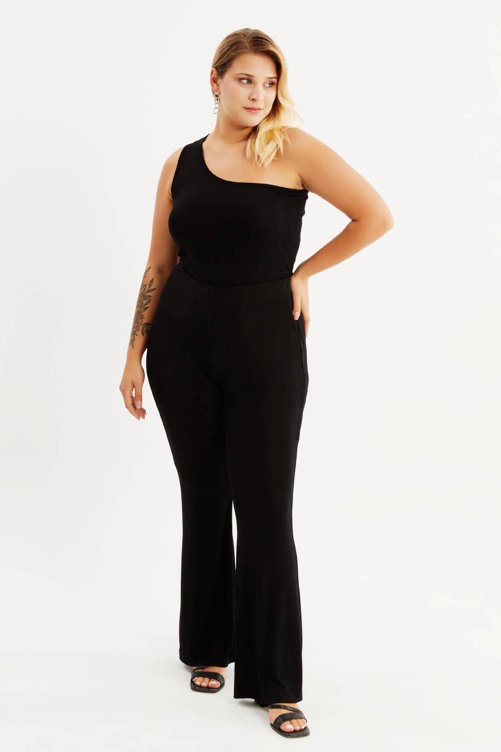 بنطال واسع بخصر مطاطي من Buzzy