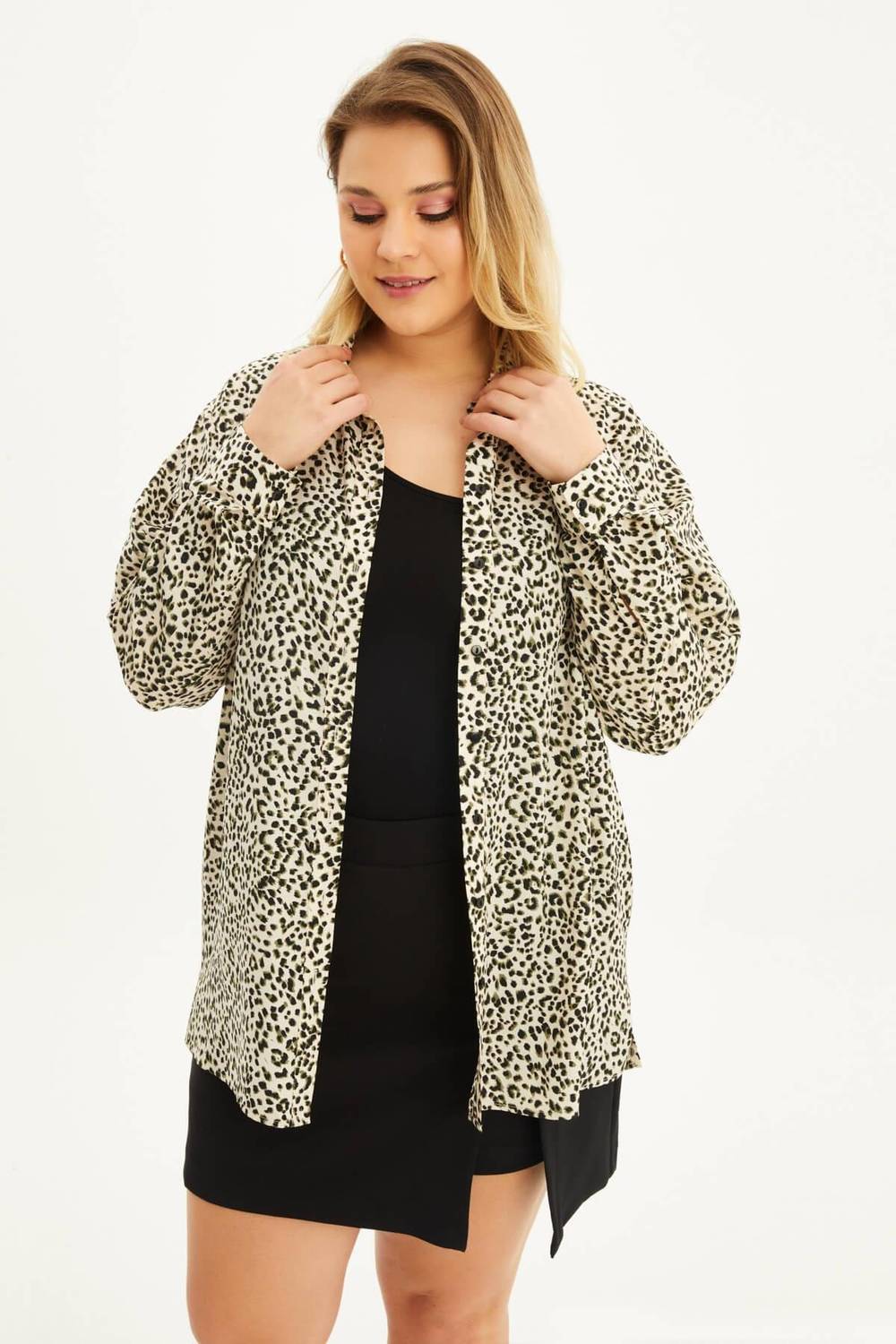 قميص ساتان بأكمام طويلة