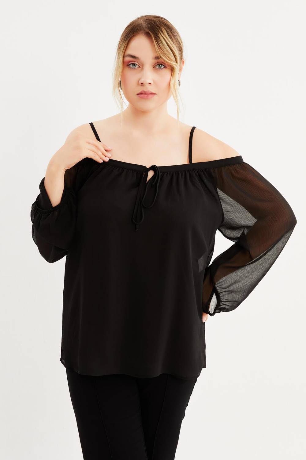 Astarlı Karmen Yaka Şifon Bluz