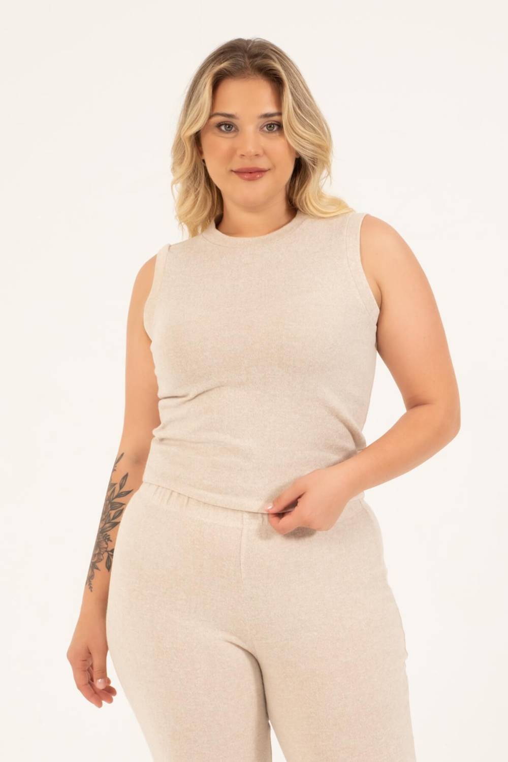 Basic Sleeveless Knitwear Top