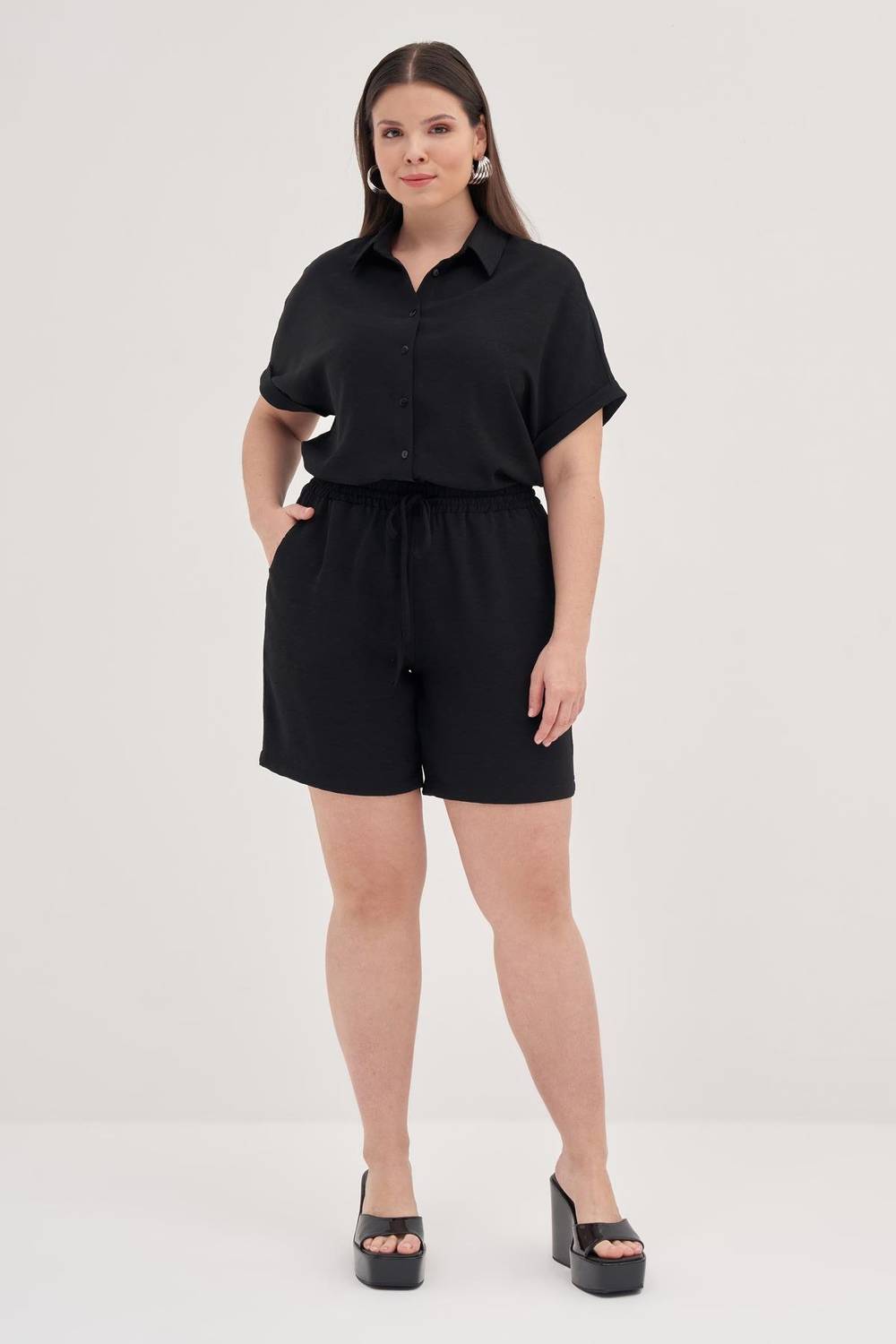 بيلي شورت بخصر مرن جيب بحجم كبير باللون الأسود