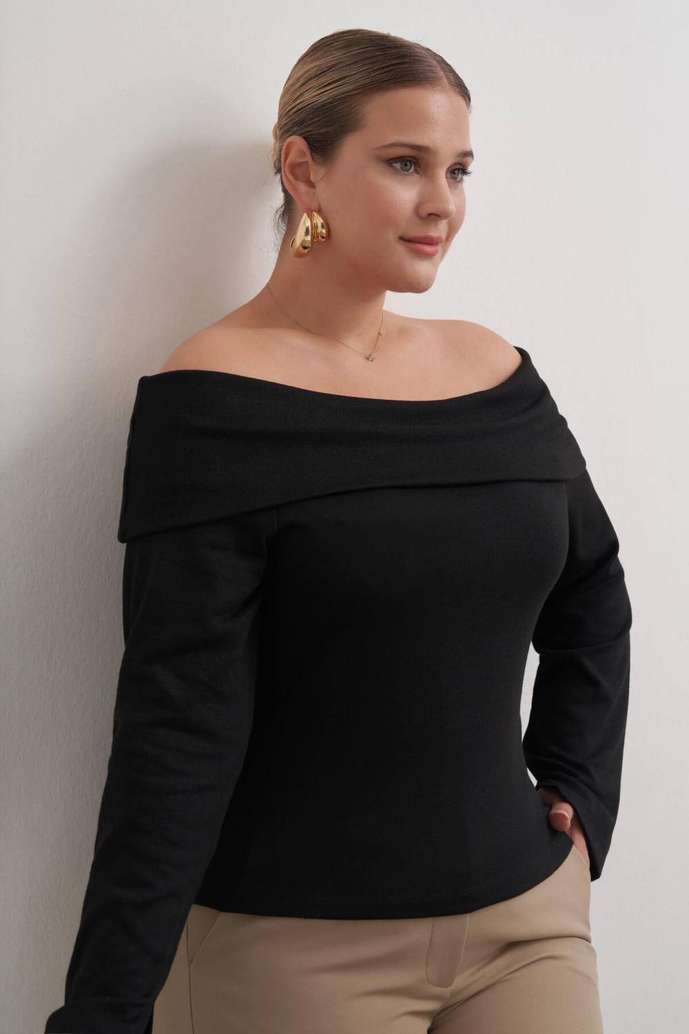 Açık Omuzlu Triko Bluz