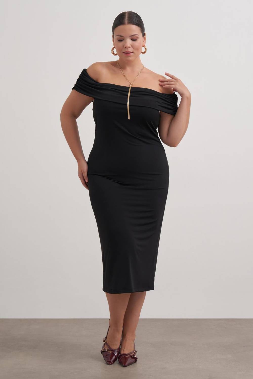 Açık Omuzlu Kolsuz Elbise