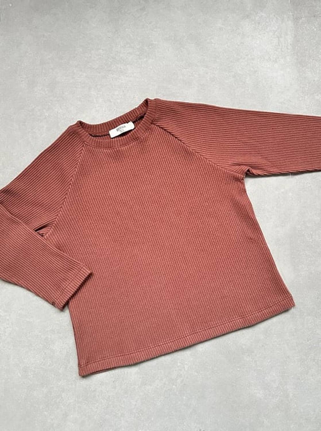 Светр коричневий для дітей з еластичного матеріалу 80% бавовна 20% акрил, доступні розміри 3-4, 4-5, 5-6, 6-7, 7-8