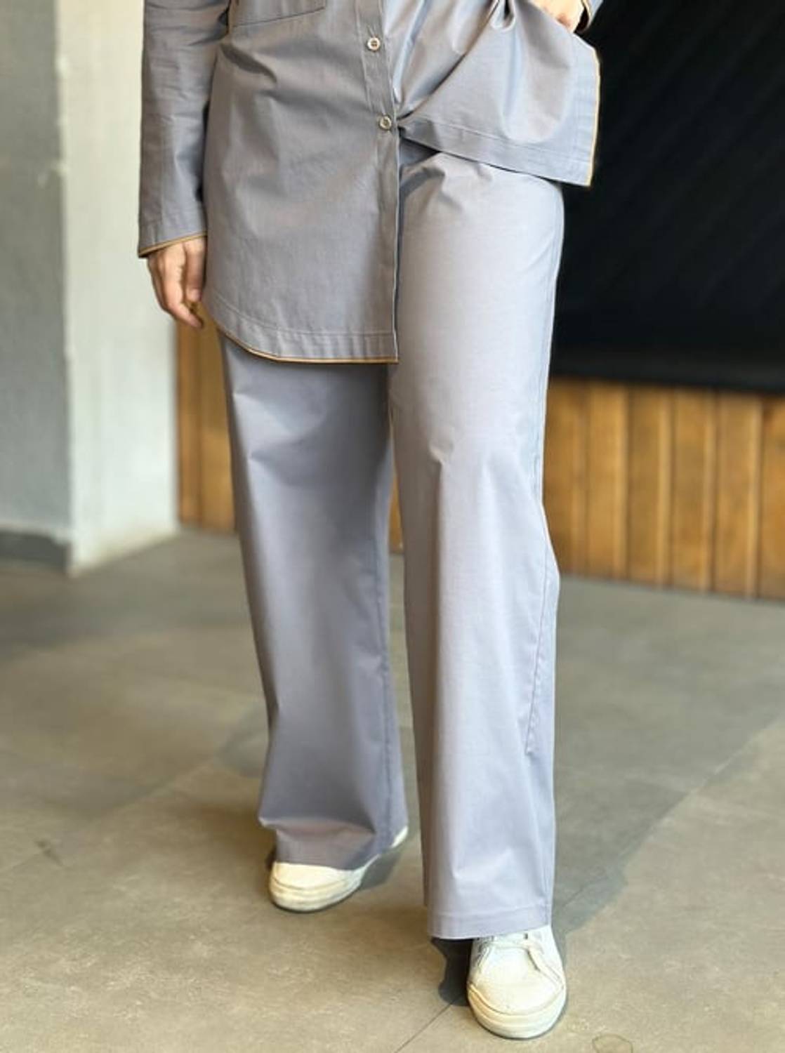 Gray Poplin Trousers with Multiple Sizes for a Perfect Fit