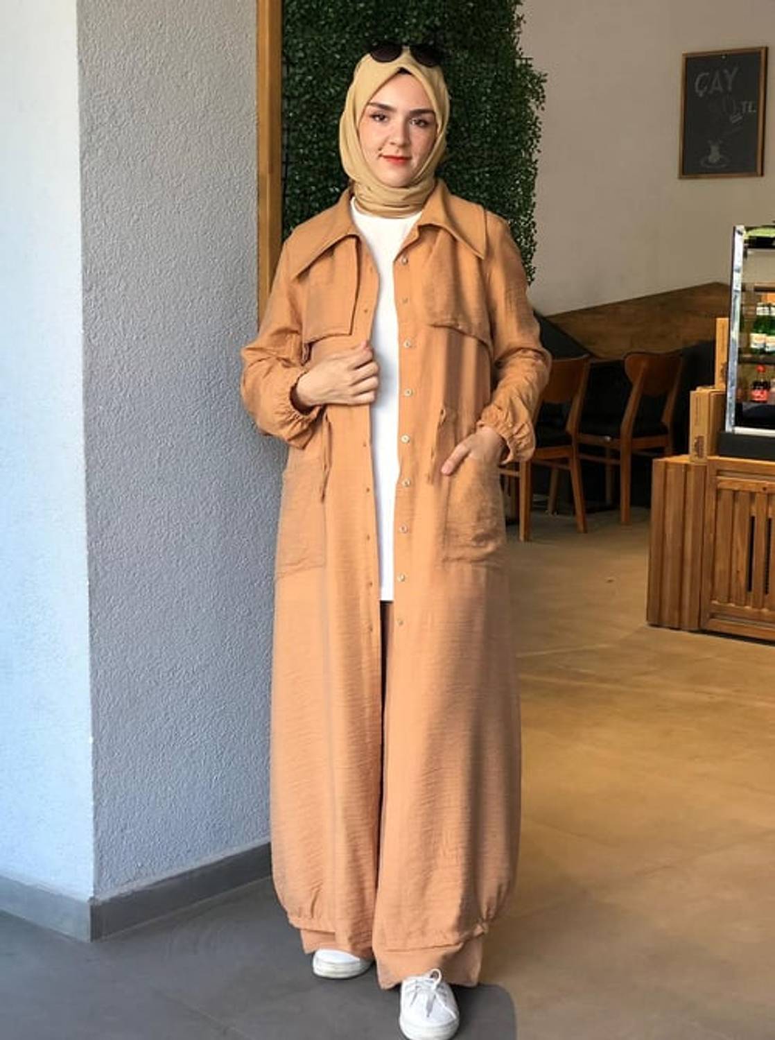 Тренчкот з льону з зав'язками, кольору молочної кави, розміри 42-52