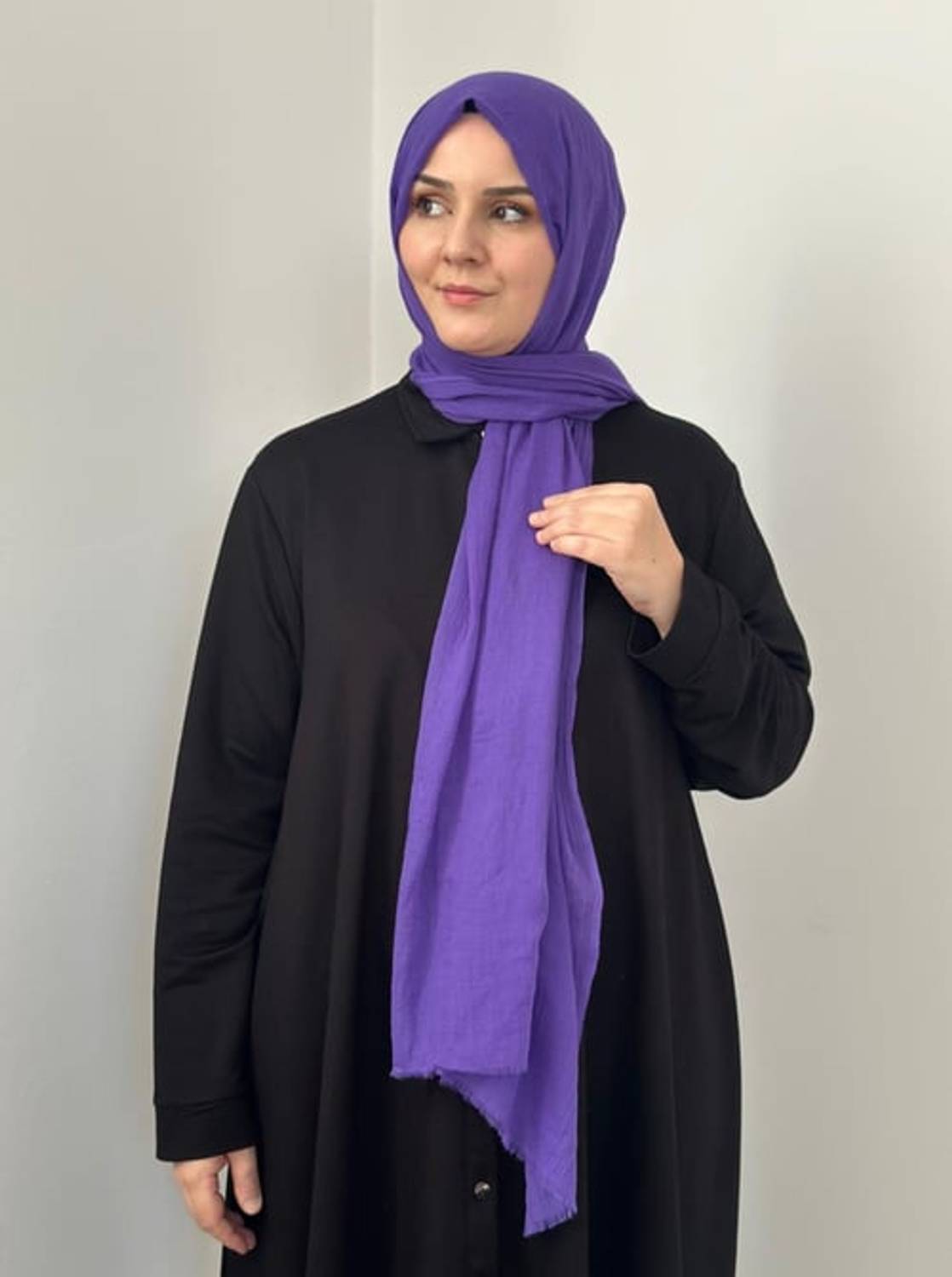 شال قطن أرجواني مقاس 193 سم × 90 سم خفيف وسهل العناية لا يحتاج إلى كي يمكن غسله في الغسالة بحذر