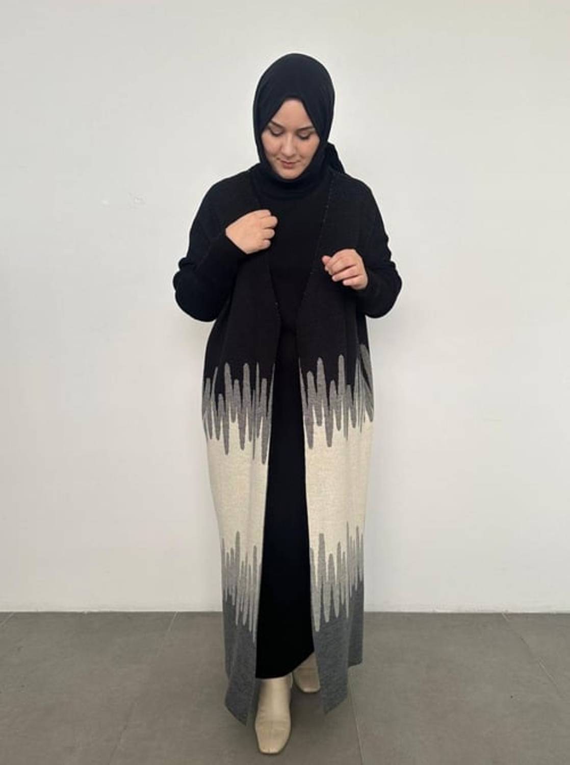 Комплект с брюками черного цвета в зигзагообразный узор стандартного размера