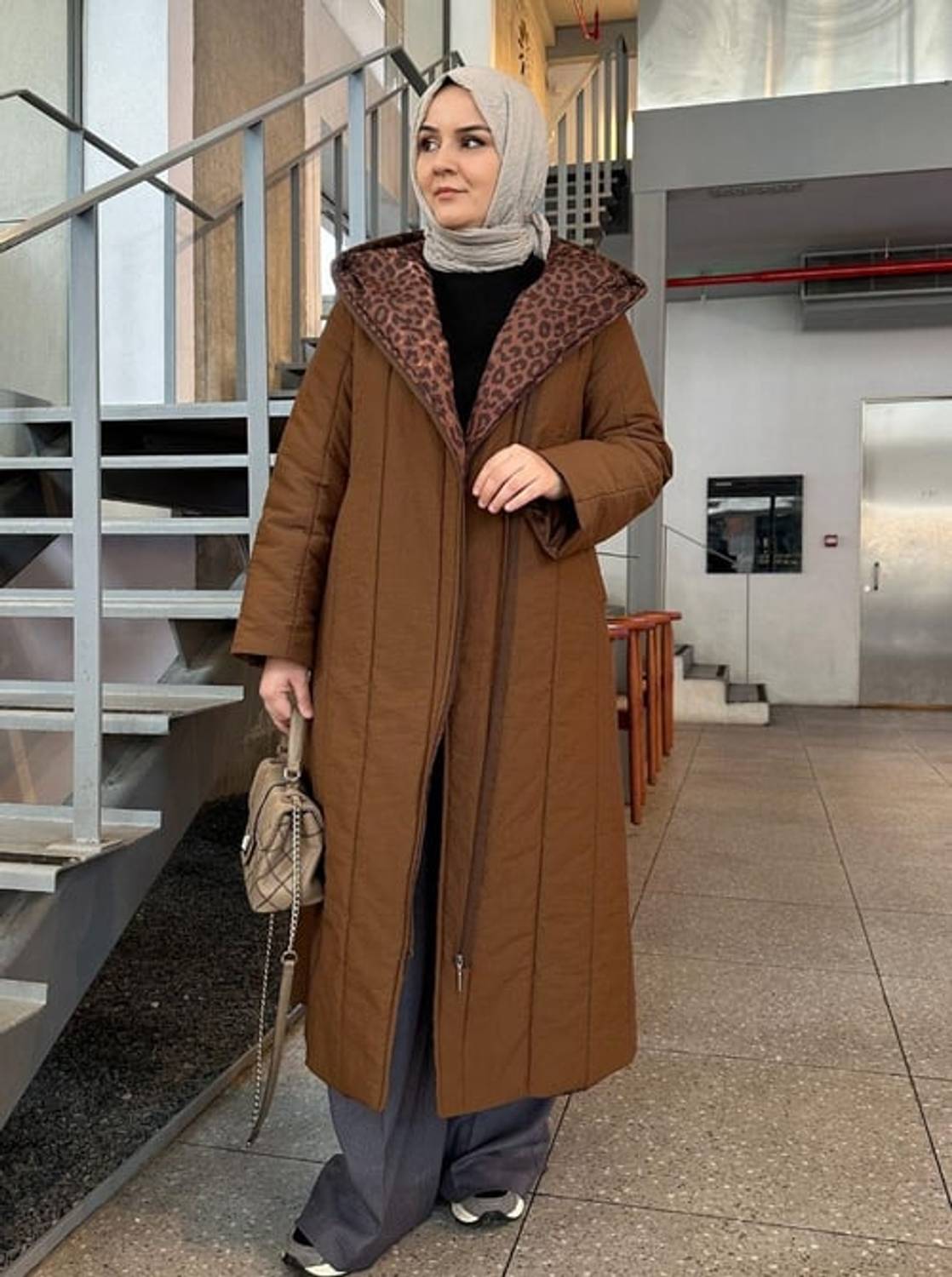 LEOPARLI ŞİŞME MONT KAHVE