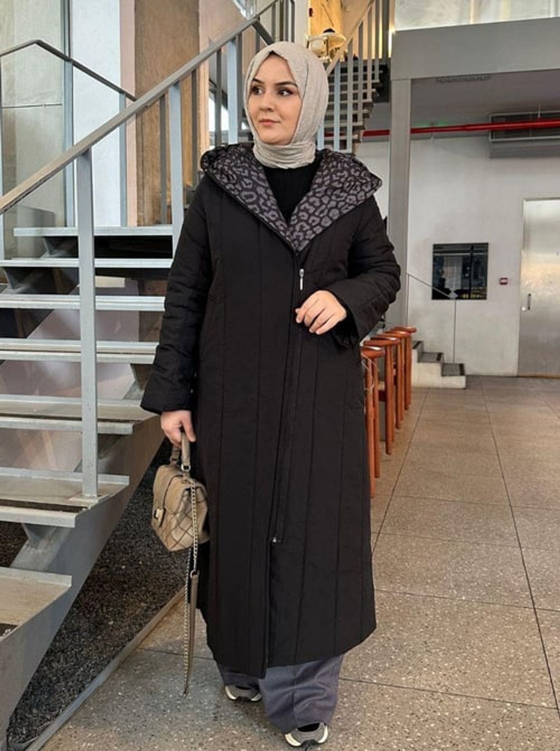 LEOPARLI ŞİŞME MONT SİYAH