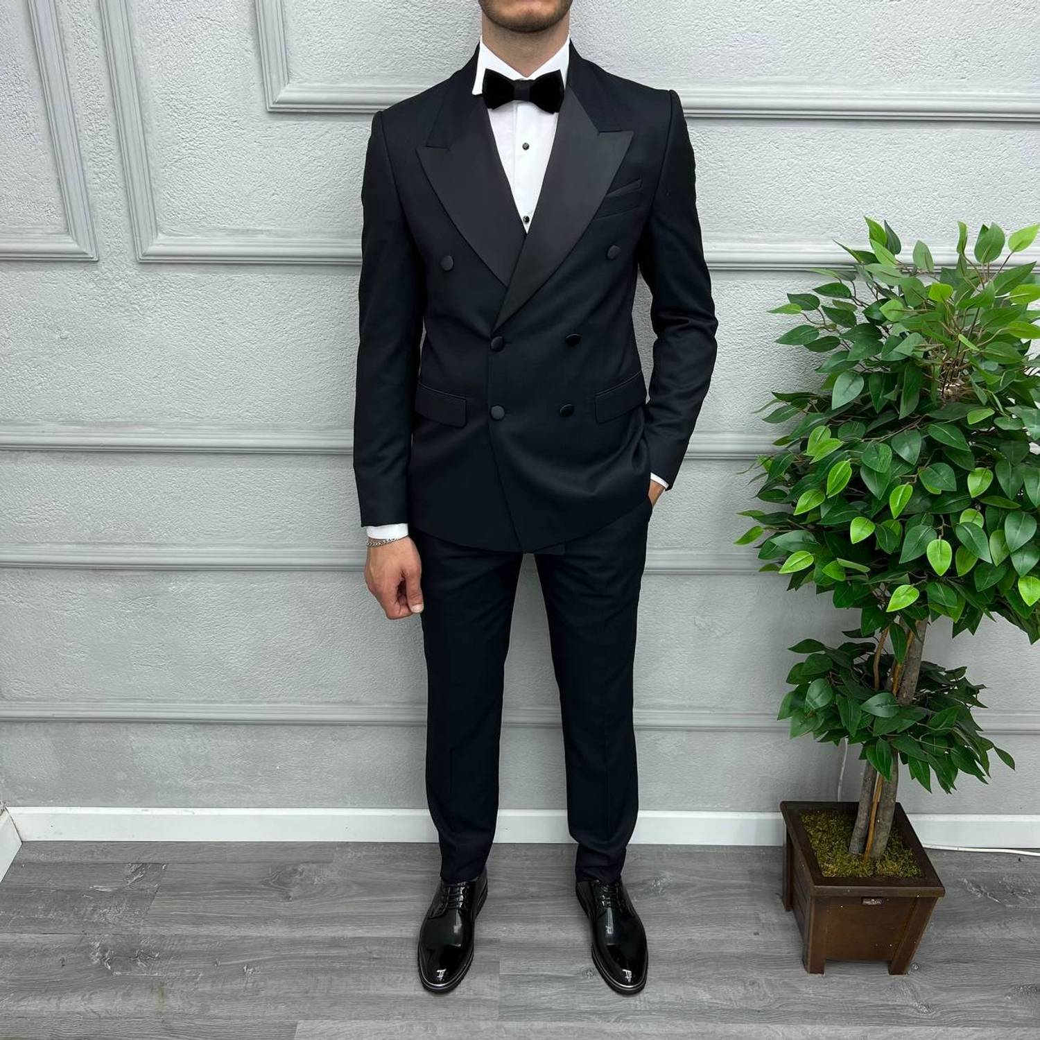 بدلة العريس ذات الياقة الساتان النحيلة للرجال ذات الصدر المزدوج - أزرق كحلي