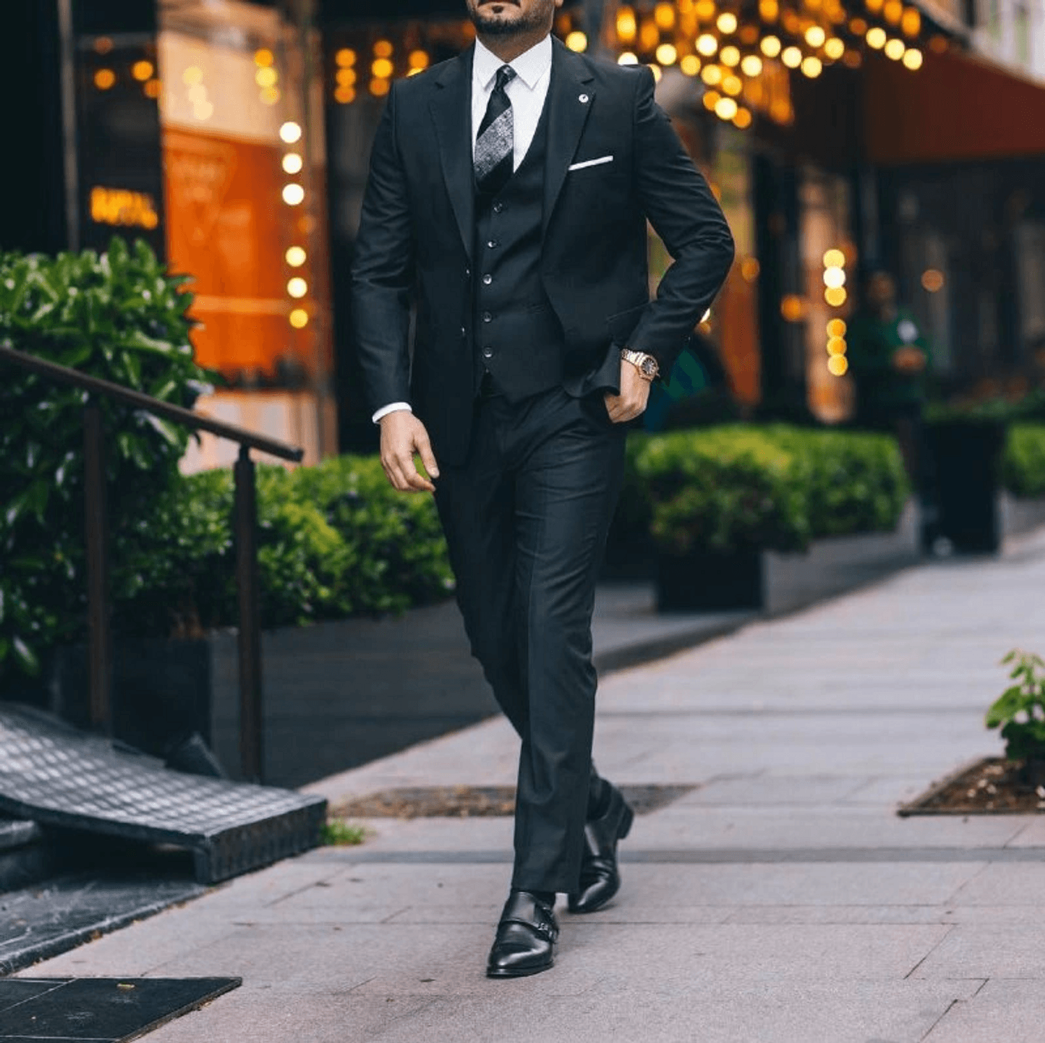 Мужской стильный черный костюм с жилетом, узкий крой, вискона поликарбонат, подходит для размеров 46-56, только химчистка