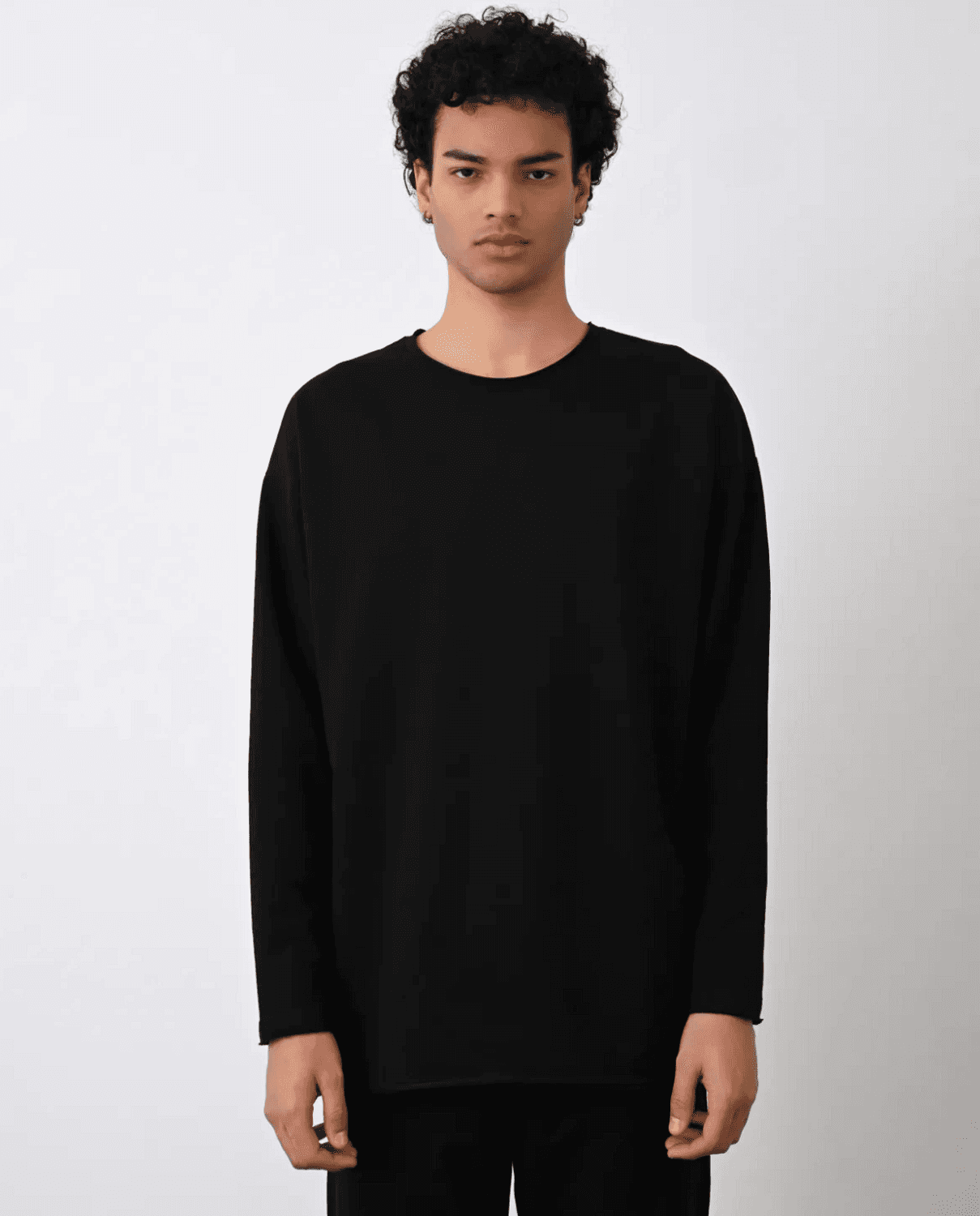 Чоловічий оверсайз светр з круглим вирізом - чорний