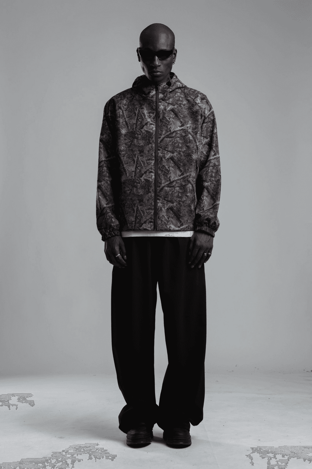 Erkek Yeni Sezon Kapüşonlu Dijital Baskılı Mont- Gri