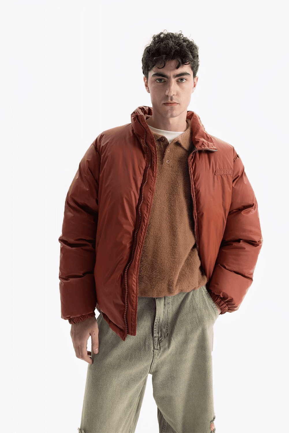 جاكت بارد للرجال oversized مع حشوة جل - أحمر، ياقة عالية، أكمام طويلة مع كفوف مطاطية، جيوب بجيوب وفتحة بسحاب