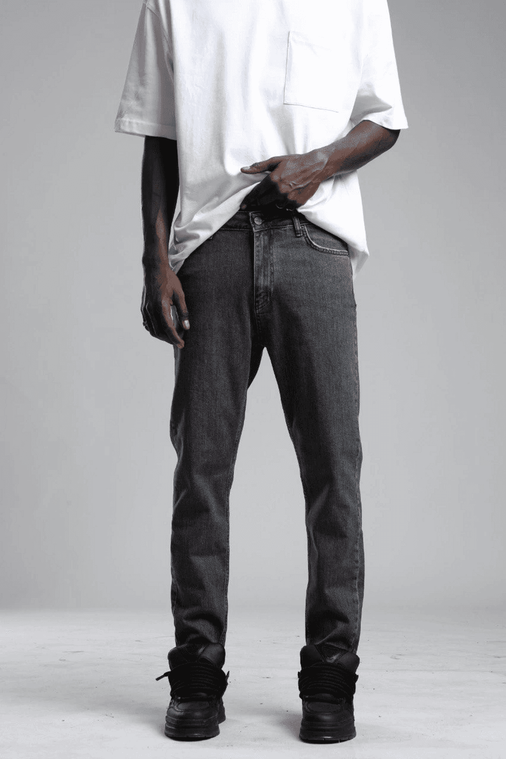 Чоловічі широкі джинси - темно-сірі, розміри 29-36 для зручності та стилю, підходять для ваги від 50 до 90 кг