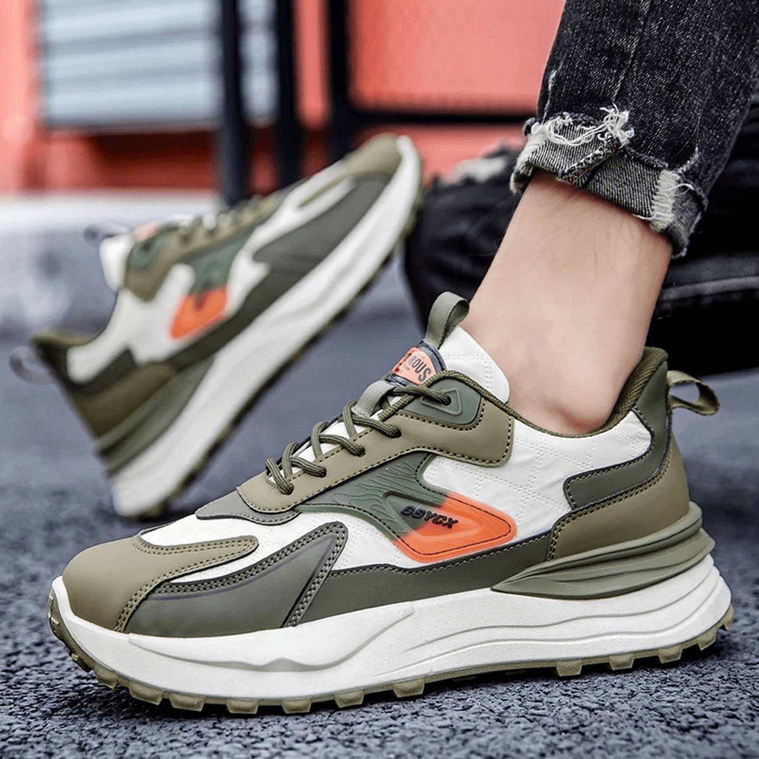 Мужские ортопедические спортивные кроссовки с умной подошвой - зеленые, с текстильным верхом и черной подошвой