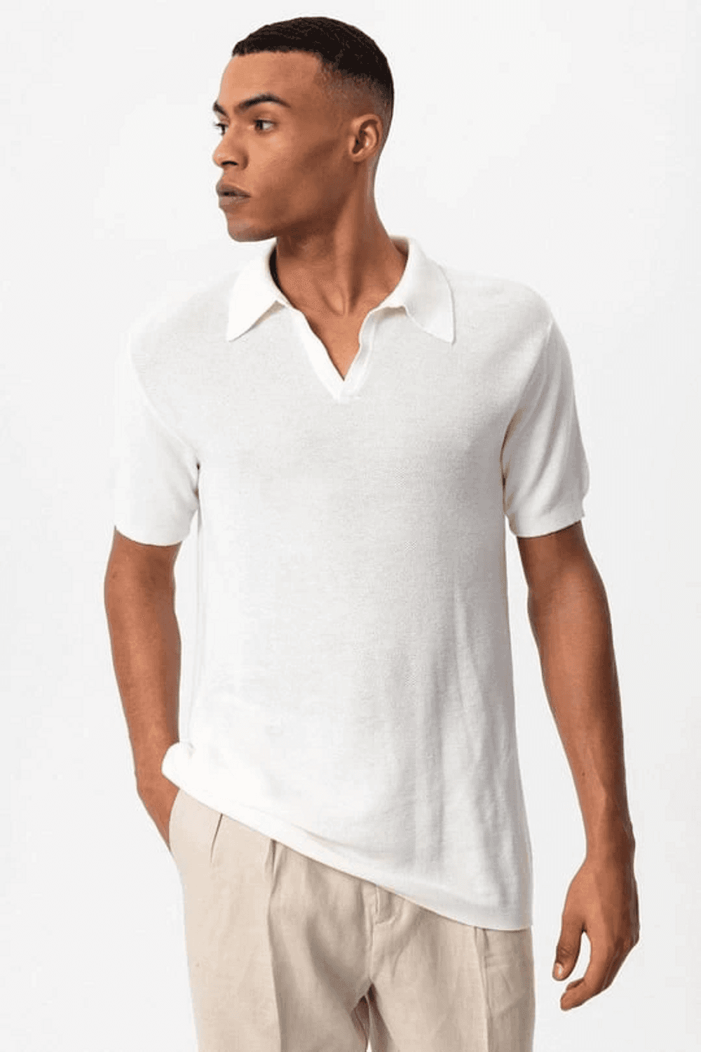 Мужская поло-воротник трикотажная футболка - белый, спортивный стиль, комфортный материал, доступные размеры: S, M, L, XL