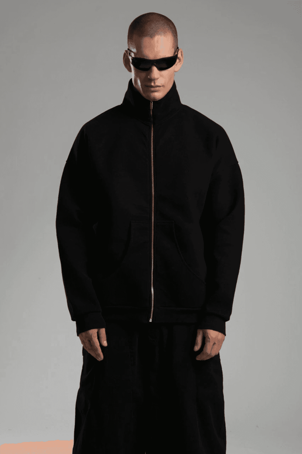 Чоловічий оверсайз светр з вороб'яним коміром - чорний