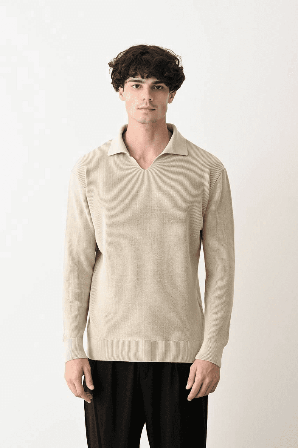 تيشيرت بولو رجالي بأكمام طويلة من الصوف - كريم