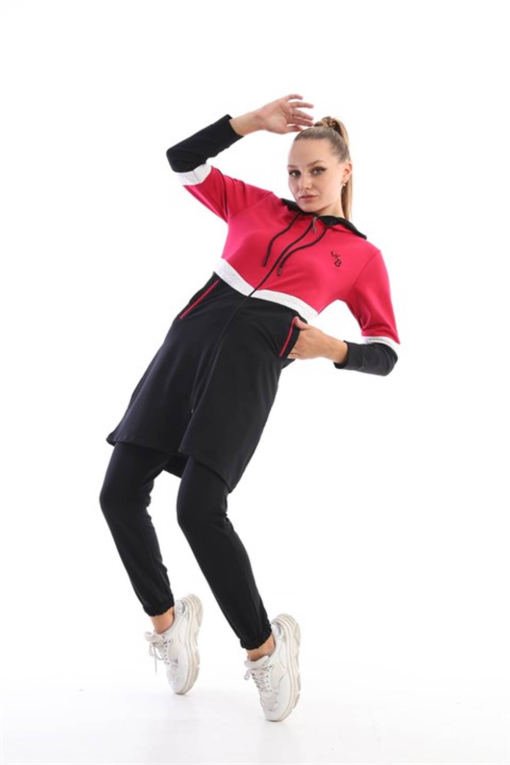 Kırmızı Siyah Tesettür Giyim Uzun Eşofman Takımı  3 Renk Şeritli Cepli Kapüşonlu