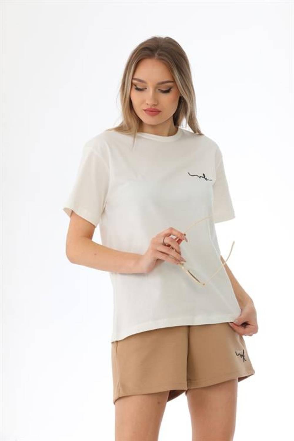 Женский спортивный комплект: футболка и шорты, пижама с карманами, цвет визон, удобная и стильная модель для дома и активного отдыха