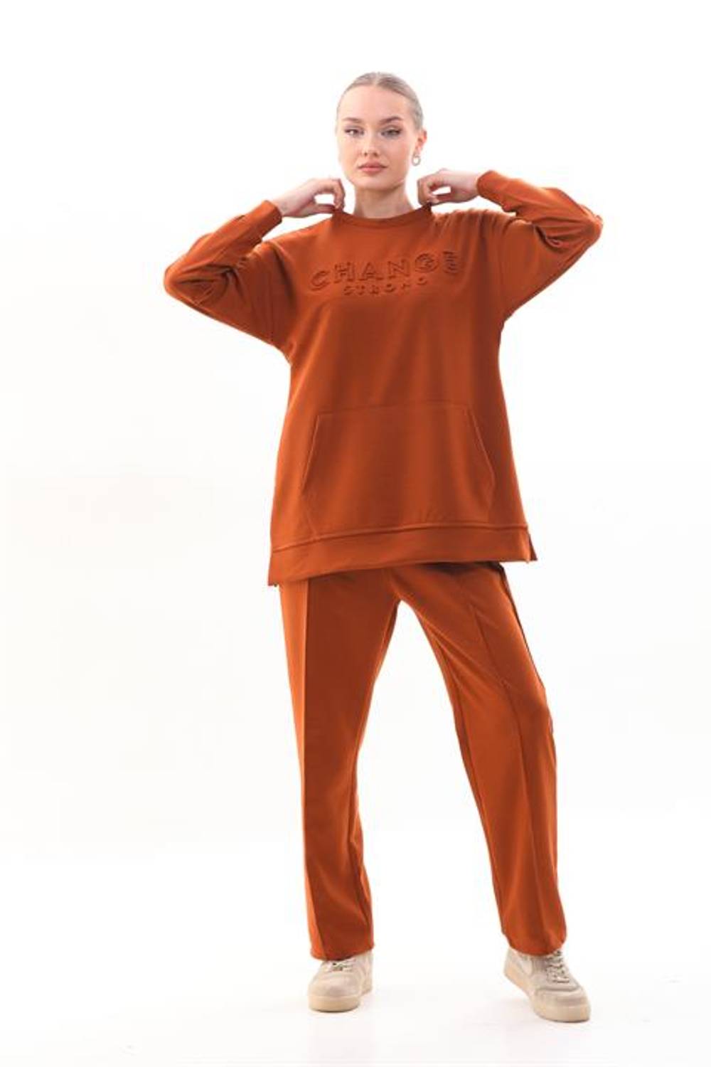 Женский спортивный комплект из толстовки и широких брюк бирюзового цвета с круглым вырезом, удобный и стильный для повседневного ношения