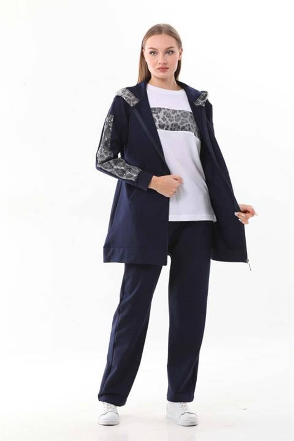 Женский спортивный комплект из трех частей с леопардовым пайеточным декором, синего цвета и из высококачественного материала