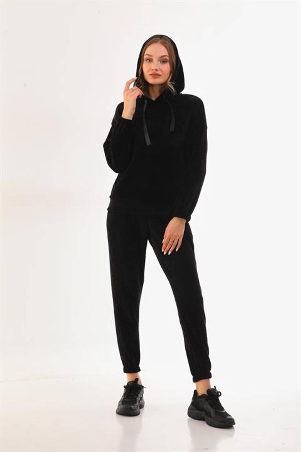 Kadın Siyah Renk Fitilli Yumoş Kadife Eşofman Takımı